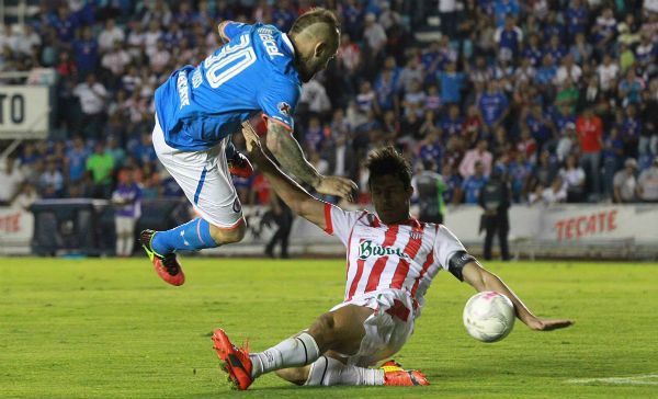 Necaxa derrota a Cruz Azul y se alista la final de la Copa