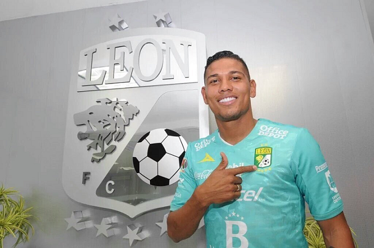 Alexander Mejia fue presentado con el Leon