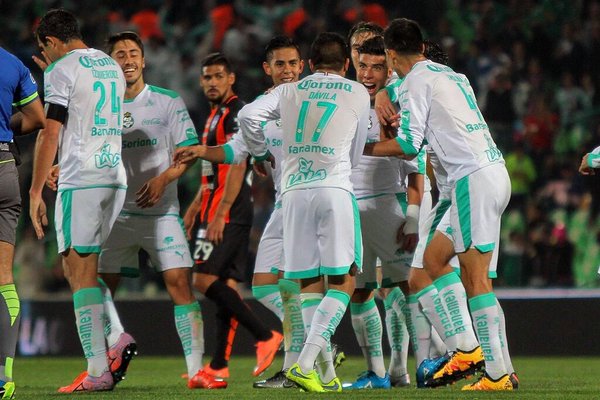 Viernes botanero y muchos goles gana Santos y Veracruz