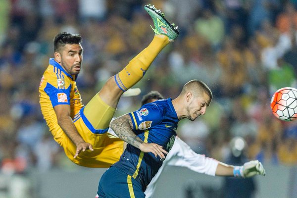 America doma a los felinos en su estadio 2 a 0